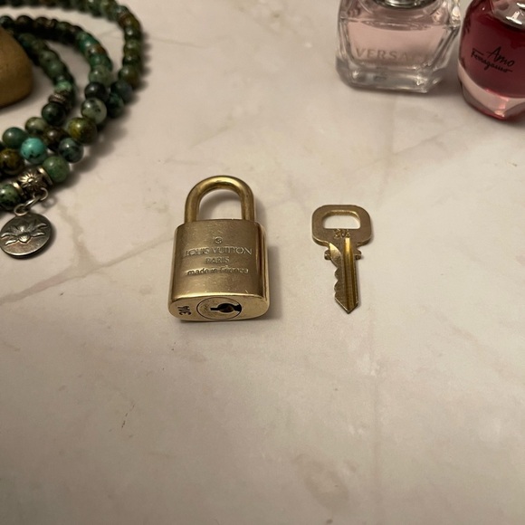 Louis Vuitton Gold Key #314 in Suitcase Bag Charm - Picture 5 of 9